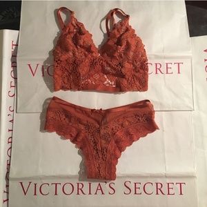 NWT Victoria's Secret very sexy set / extra panty